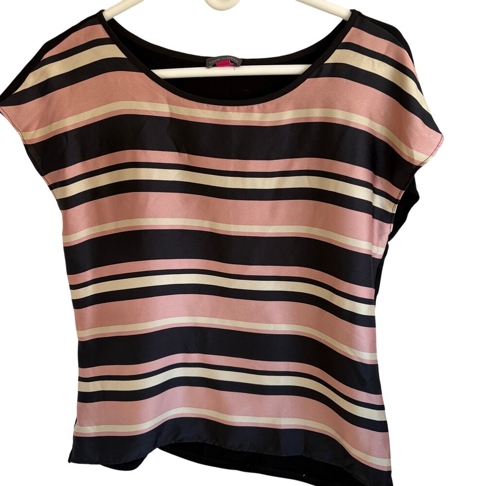 Vince Camuto women’s cap sleeve top. Shell. Pink/black silky Flowy Size XS